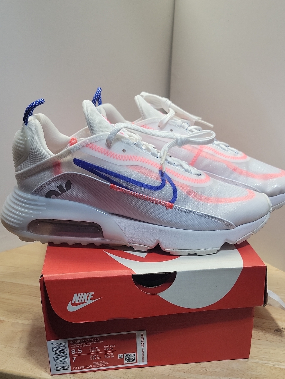 Nike Air Max 2090 Woman Size 8.5